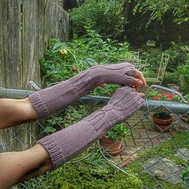 Hour Glass Arm Warmers Free Knitting Pattern