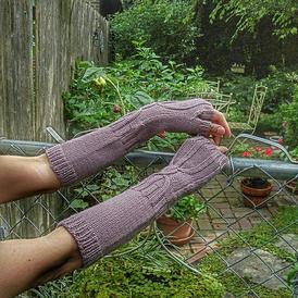 Hour Glass Arm Warmers Free Knitting Pattern
