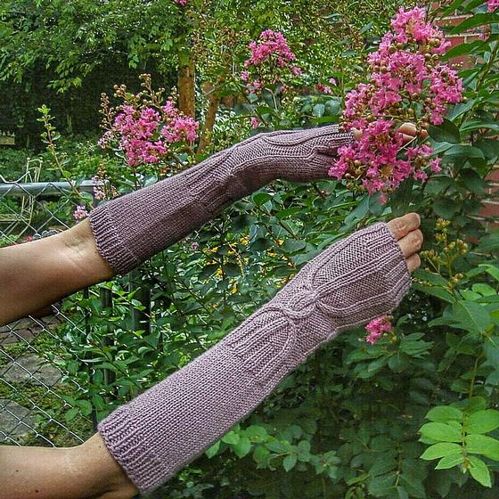 Hour Glass Arm Warmers Free Knitting Pattern