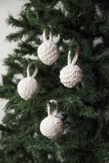 Bulky Baubles Free Christmas Knitting Pattern