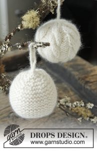 Christmas ball with cables or in garter st free knitting pattern