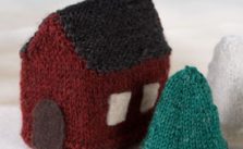 Dwell House Free Christmas Knitting Pattern