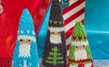 Fair Isle Santas Free Christmas Knitting Pattern