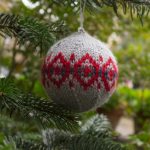 Great Balls of Hallowismas Free Christmas Knitting Pattern