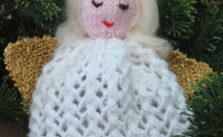 Knit a Christmas angel tree decoration free