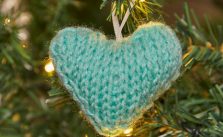 Little Knit Hearts Free Christmas Knitting Pattern Ornament
