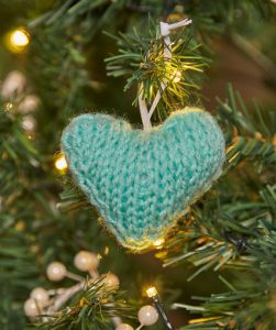 Little Knit Hearts Free Christmas Knitting Pattern Ornament