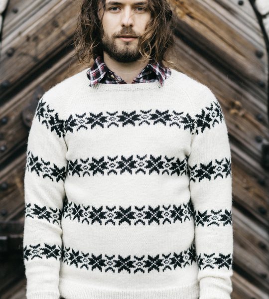 Men’s Colourwork Sweater with Raglan Sleeves Free Knitting Pattern