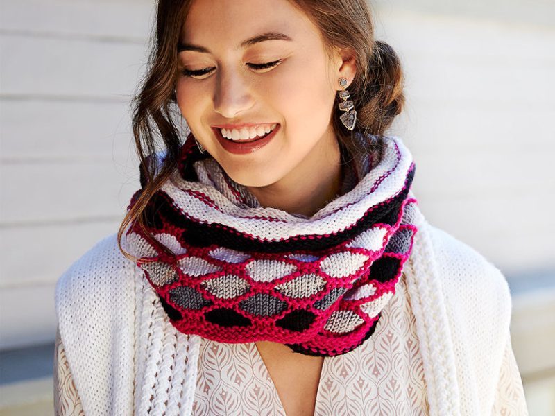 Roulette Chic Cowl Free Knitting Pattern