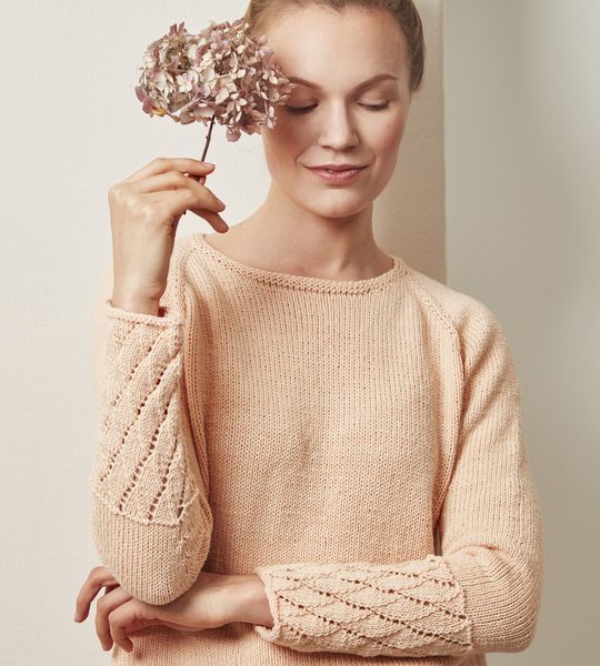 Women’s Seamless Sweater Free Knitting Pattern