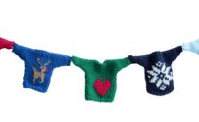 Christmas Jumper Bunting Free Knitting Pattern