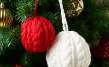 Kringle Sparkle Free Cable Bauble Knitting Pattern