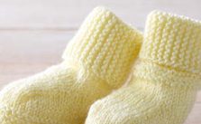 Tizz baby Booties Free Knitting Pattern