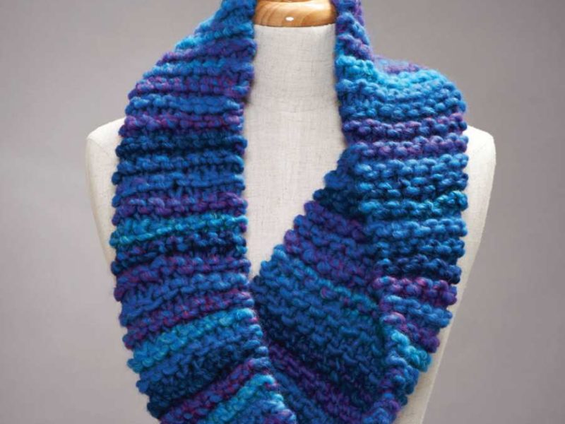 Bulky Yarn Garter Stitch Cowl Free Knitting Pattern