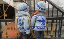 Free knitting pattern for 18″ Doll Hat and Scarf