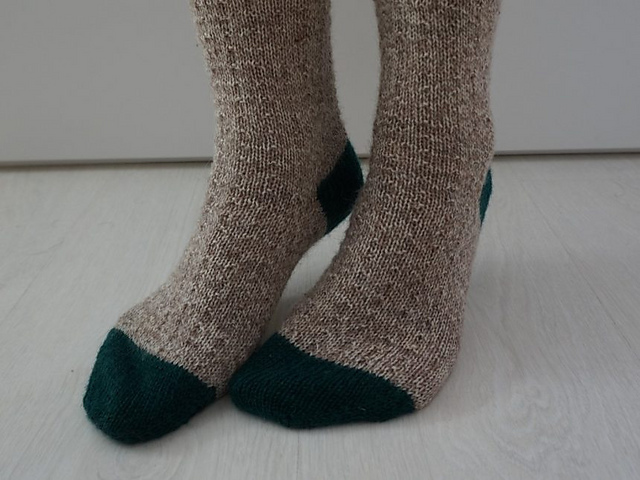 Simple Toe-Up Socks Free Knitting Pattern