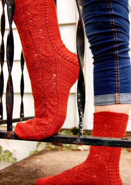 Stellen Free Lace Sock Knitting Pattern