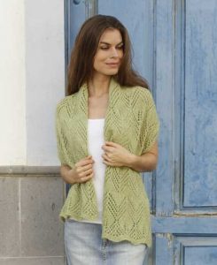 Kalamua Lace Shawl Free Knitting Pattern Download. Knitted stole with chevron lace pattern. Moderate lace knitting pattern.