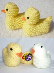Pattern for Knitted Easter Chick Containing Creme Egg