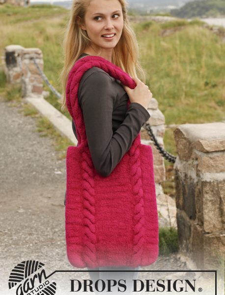 Free Knitting Pattern for a Cable and Garter Stitch Handbag