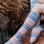 Free Knitting Pattern for Karelia Colourwork Socks.