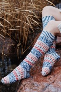 Free Knitting Pattern for Karelia Colourwork Socks.