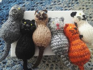 Free Knitting Pattern for a Year Of The Cat Toy.