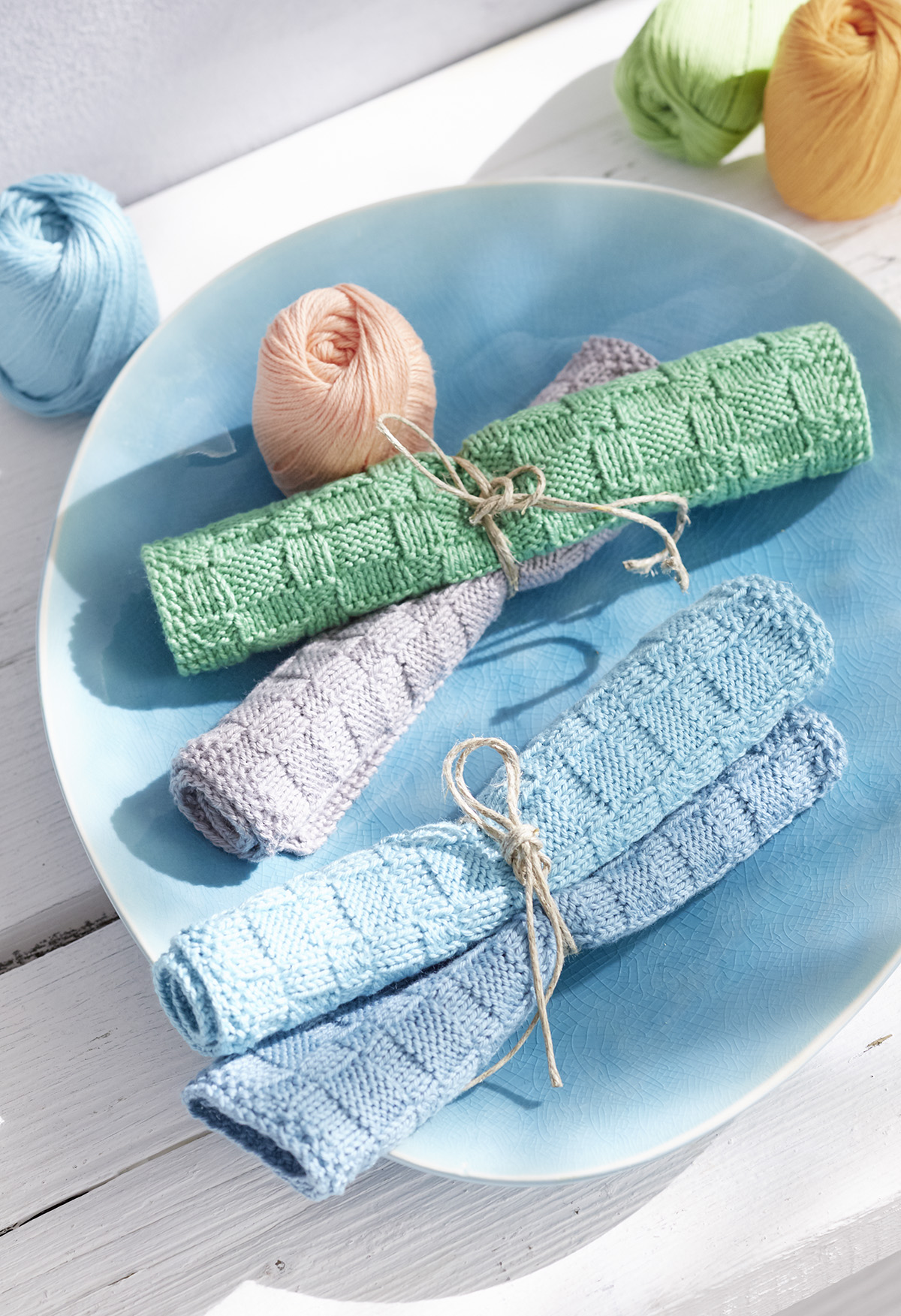 Seed Stitch and Check Pattern Dishcloth Free Knitting Pattern.