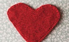 Free Knitting Pattern for a Queen of Hearts Dishcloth