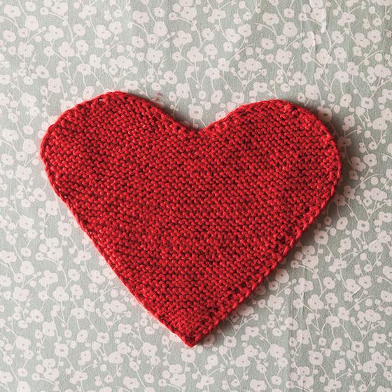 Free Knitting Pattern for a Queen of Hearts Dishcloth