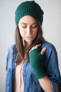 Free Knitting Pattern for a Twisted Rib Hat & Mitt Set