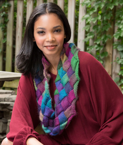 Free Knitting Pattern for an Entrelac Knit Cowl