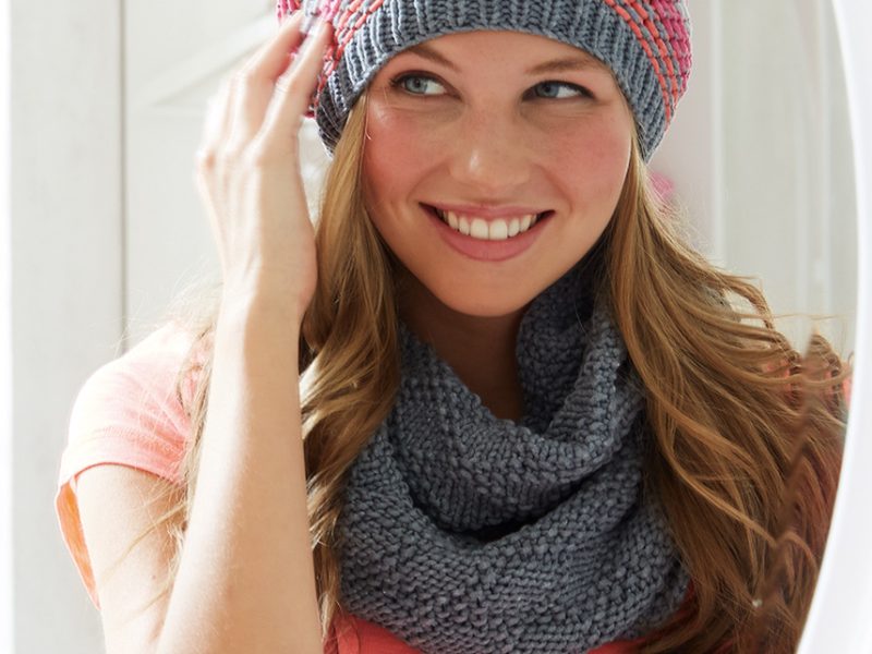 Free Knitting Pattern for a Beanie and Cowl Set