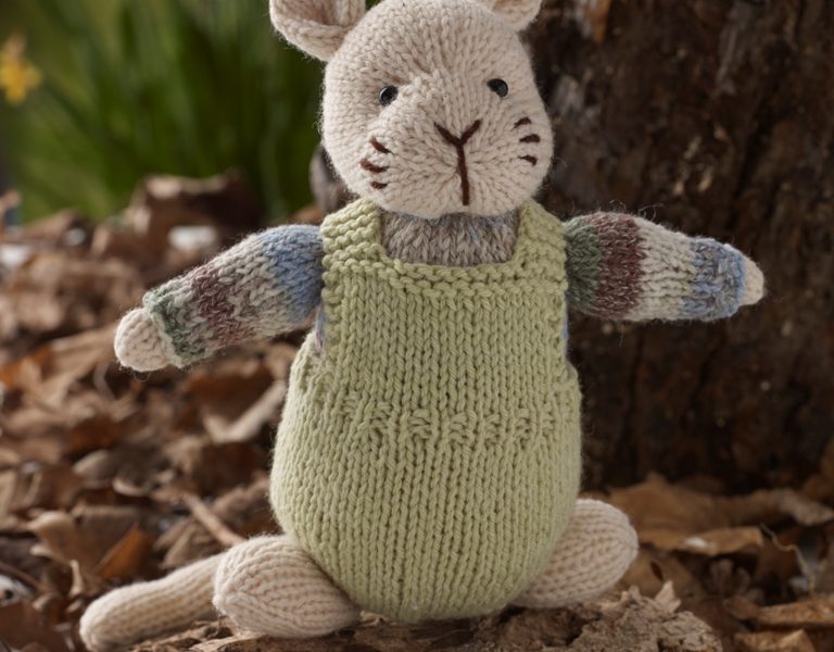 Free Knitting Pattern for a Mouse in Dungarees
