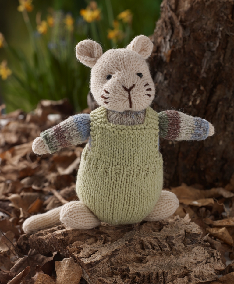 Free Knitting Pattern for a Mouse in Dungarees
