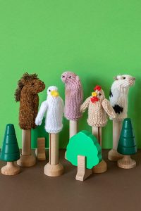 Free Knitting Pattern for Farmyard Finger Puppets