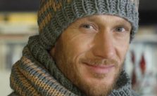 Free Knitting Pattern for a Men’s Beanie and Infinity Scarf