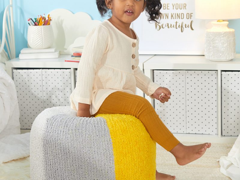 Free Pattern for a Knit Fleecy Pouf