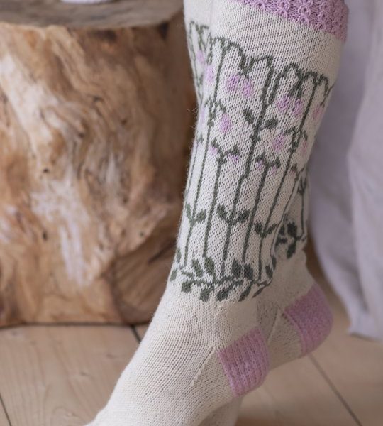 Free Knitting Pattern for Socks with Colorwork Flower Pattern