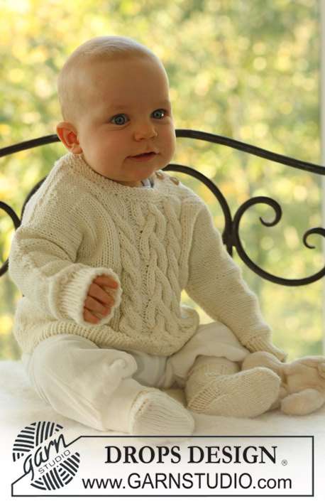 Set of knitted socks and jumper with cables and seamless sleeves, for baby and children