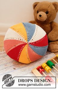 Free Knitting Pattern for a Colour Wheel Pillow for Kids