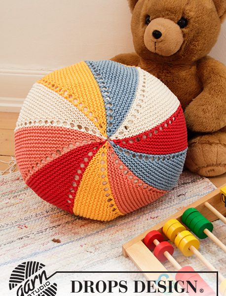 Free Knitting Pattern for a Colour Wheel Pillow for Kids