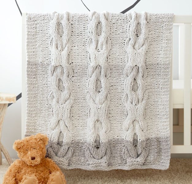 Free Knitting Pattern for a Hugs and Kisses Baby Blanket