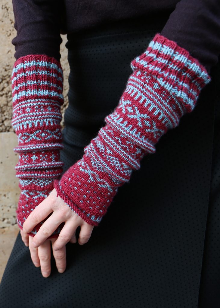 Free Knitting Pattern for Mitts with Norwegian Pattern