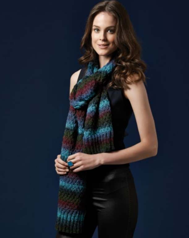 Free knitting pattern Australia for a scarf using 12 ply yarn with an interesting texture