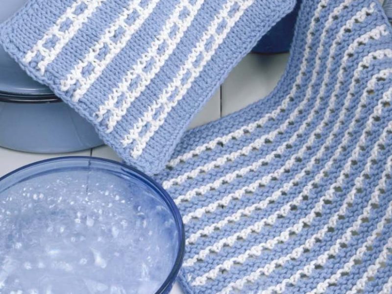 Free knitting pattern for a dishcloth and pot holder