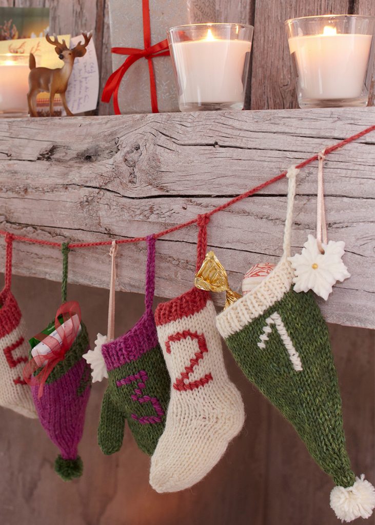 free christmas knitting pattern for an advent calendar garland