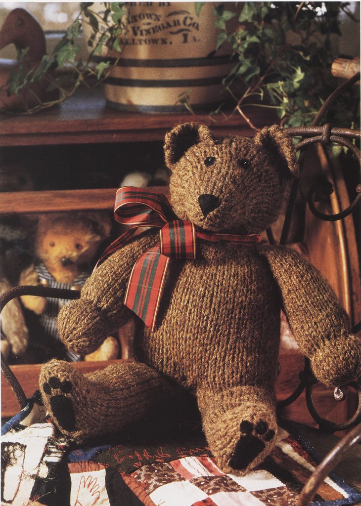 Free knitting pattern for a classic teddy bear