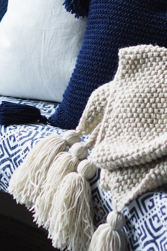 Easy beginnner blanket knit pattern with tassels