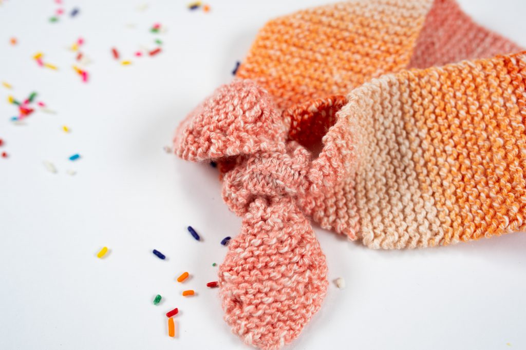 Free knitting pattern for a toddler headband